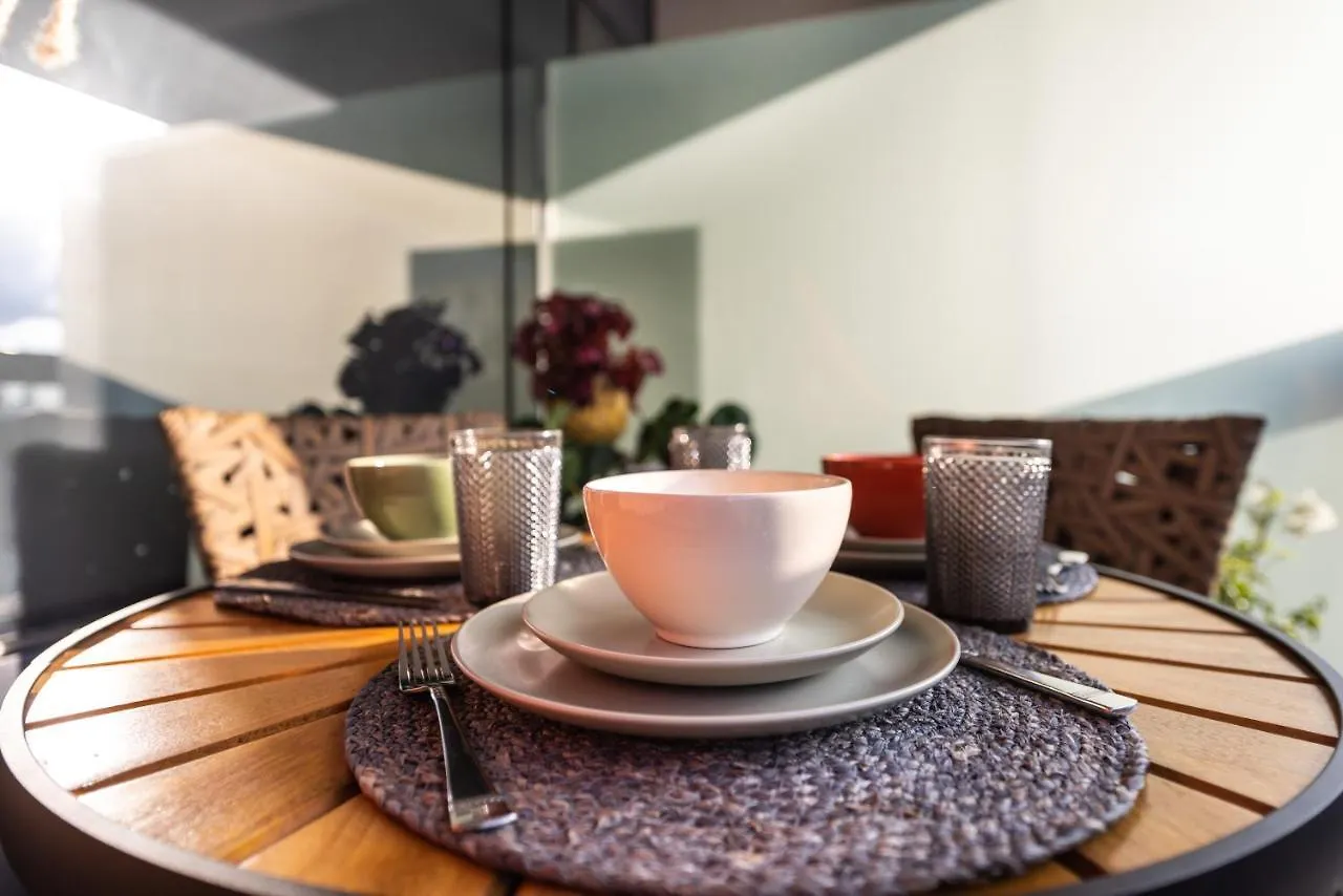 Edificio Setin Republica Downtown: Charming Apartment with Pool & Gym Sao Paulo